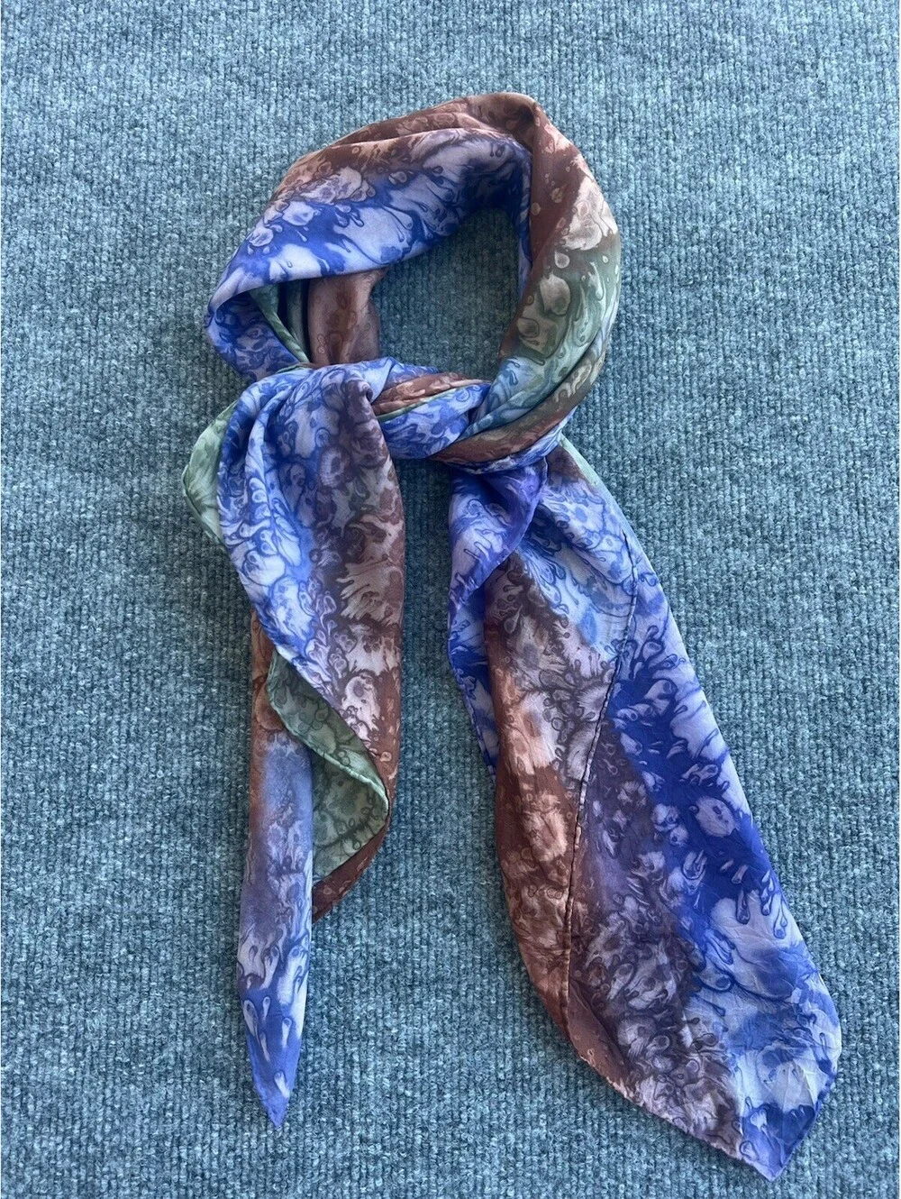 womens scarf multi color purple brown size 33”X36”.